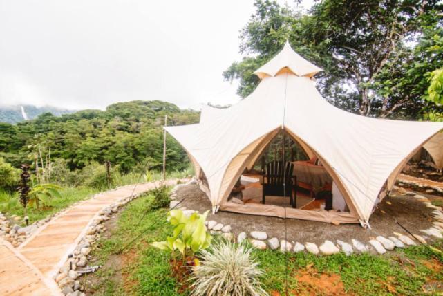 Holos Retreat Center: The Entire Ridge Basecamp Baru Luaran gambar