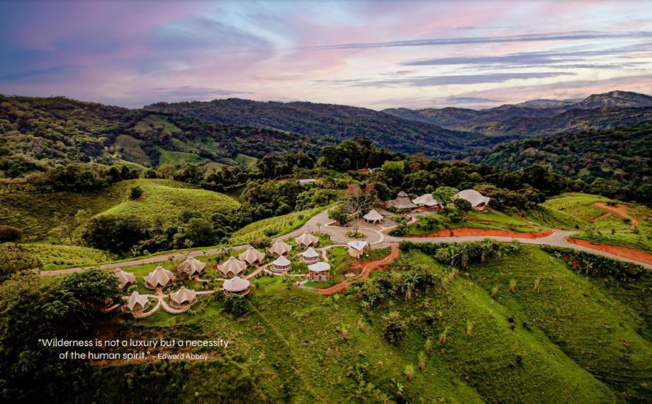 Holos Retreat Center: The Entire Ridge Basecamp Baru Luaran gambar