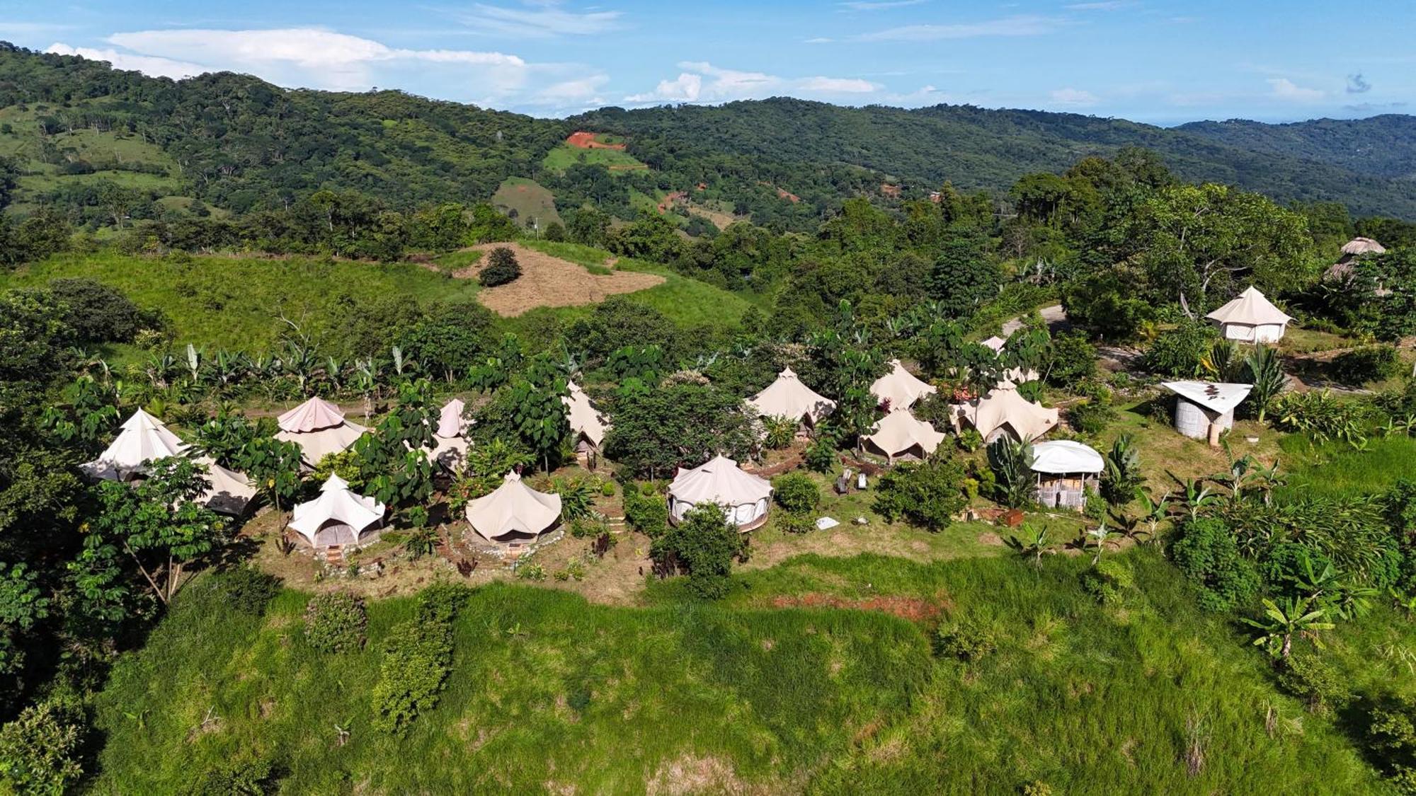 Holos Retreat Center: The Entire Ridge Basecamp Baru Luaran gambar