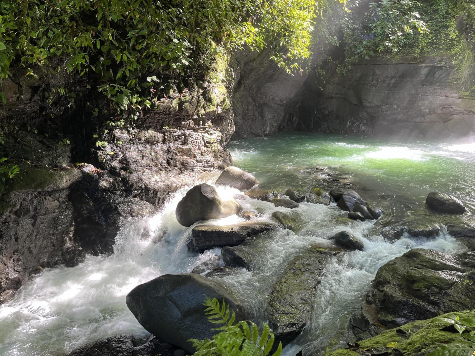 Holos Retreat Center: The Entire Ridge Basecamp Baru Luaran gambar